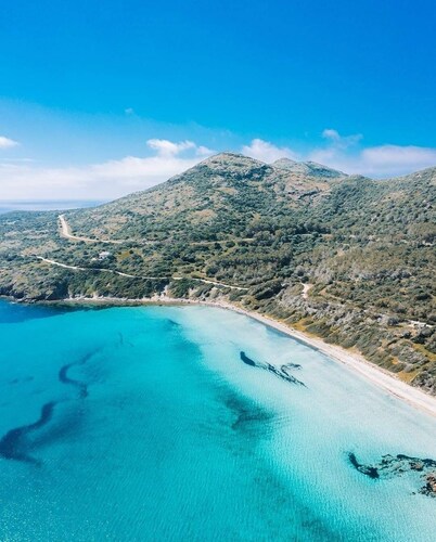 Nea Villa, for 11 people, swimming pool, panoramic terrace, 70 mt from the beach