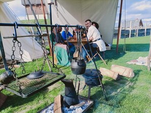 Immersion Medievale Evenement | Verduisterende gordijnen, gratis wifi, beddengoed