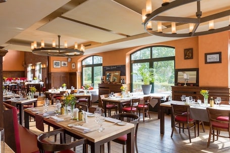 Se sirven almuerzos y cenas, cocina mediterránea