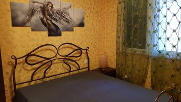 2 bedrooms, iron/ironing board, travel cot, WiFi