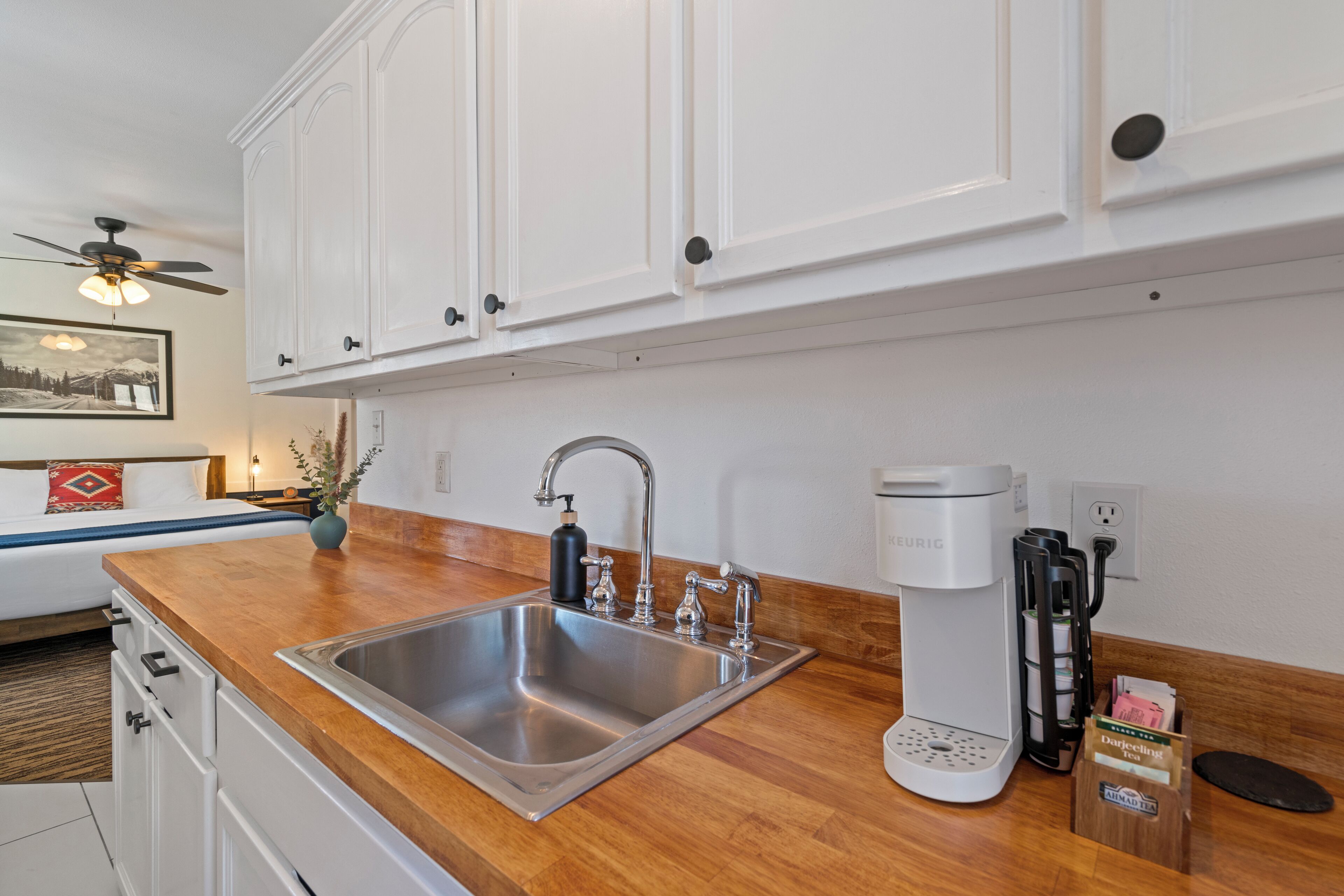 Cottage Présidentiel, 1 très grand lit, non-fumeurs, vue montagne | Cuisine privée | Réfrigérateur, micro-ondes, cafetière/bouilloire
