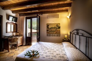 Minibar, caja de seguridad en la habitación y cortinas blackout 