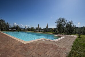 Outdoor pool - Gina, apartment overlooking the hills of San Gimignano (San Gimignano)