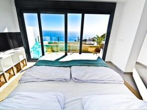 3 bedrooms, iron/ironing board, Internet, bed sheets