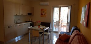 TV, foosball - ZEUS-DELTA PEARL IONICA (Policoro)