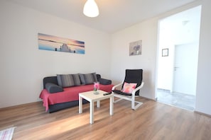 Apartment, 2 Bedrooms | Living room