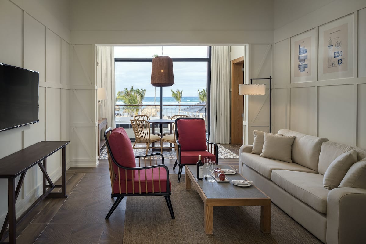 Royal Master Suite Sea View El Beso | Free minibar, in-room safe, desk, iron/ironing board