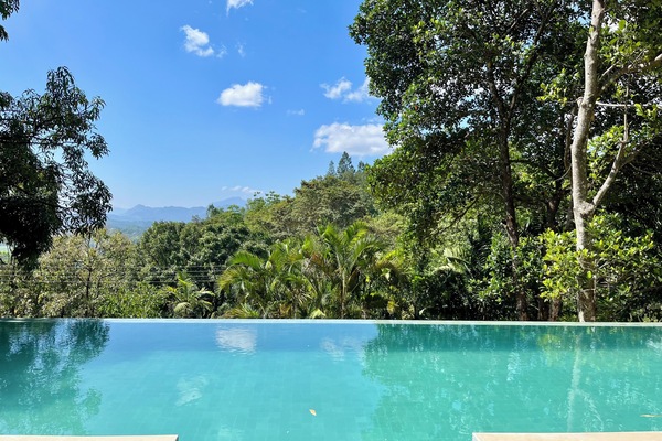Infinity pool