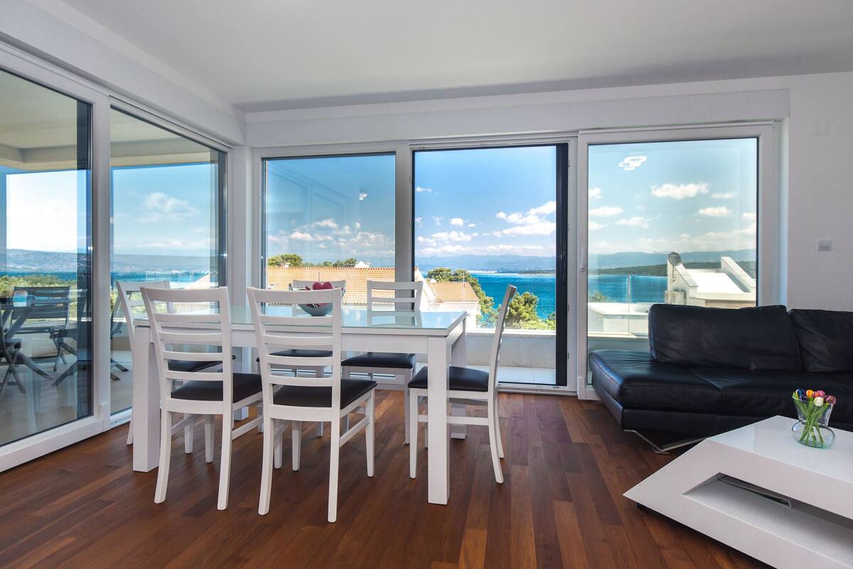 Apartment (A2) | Living room | Flat-screen TV