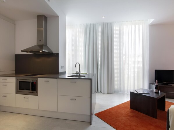 Kühlschrank, Mikrowelle, Geschirrspüler