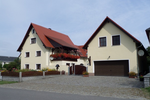 Pension Sachon - Straßenansicht