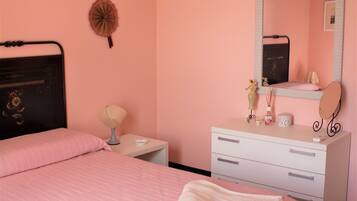 4 Schlafzimmer, Bügeleisen/Bügelbrett, Reisekinderbett, kostenloses WLAN