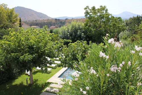 CASA SASA '- HOUSE WITH PRIVATE POOL BY THE SEA NEAR CEFALU' -