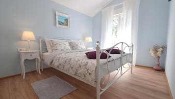 Exclusive-Haus, 2 Schlafzimmer | Schreibtisch, kostenlose Babybetten, kostenloses WLAN, Bettwäsche