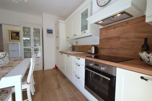 Rumah Eksklusif, 2 kamar tidur | Dapur pribadi | Lemari es besar, oven, kompor, dan mesin pencuci piring