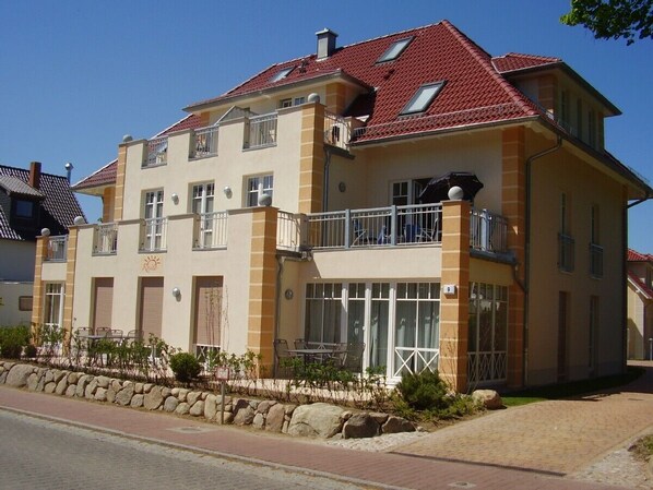 Exterior - Sunny, central, 3 room apartment, walking distance to the beach, 2 balconies, WLAN, garden (Rerik)