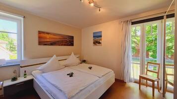 2 bedrooms, iron/ironing board, travel cot, WiFi