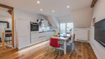 Kühlschrank, Ofen, Herdplatte, Geschirrspüler