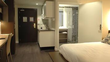 Appartement | Individueel gemeubileerd, een bureau, verduisterende gordijnen