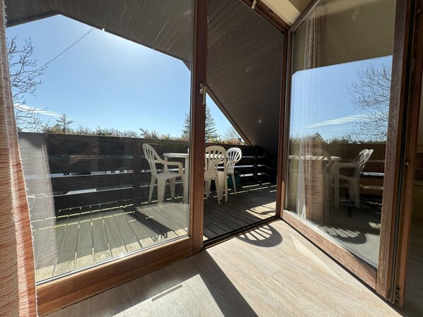 Căn hộ (First Floor) | Ban công