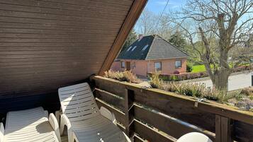 Apartment (First Floor) | Balkon