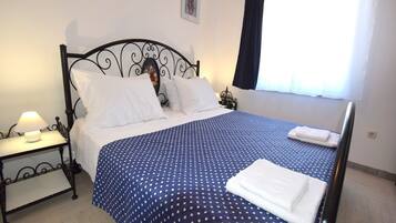 Apartment, 2 Bedrooms (668 - 1.kat) | 2 bedrooms, desk, free cribs/infant beds, free WiFi