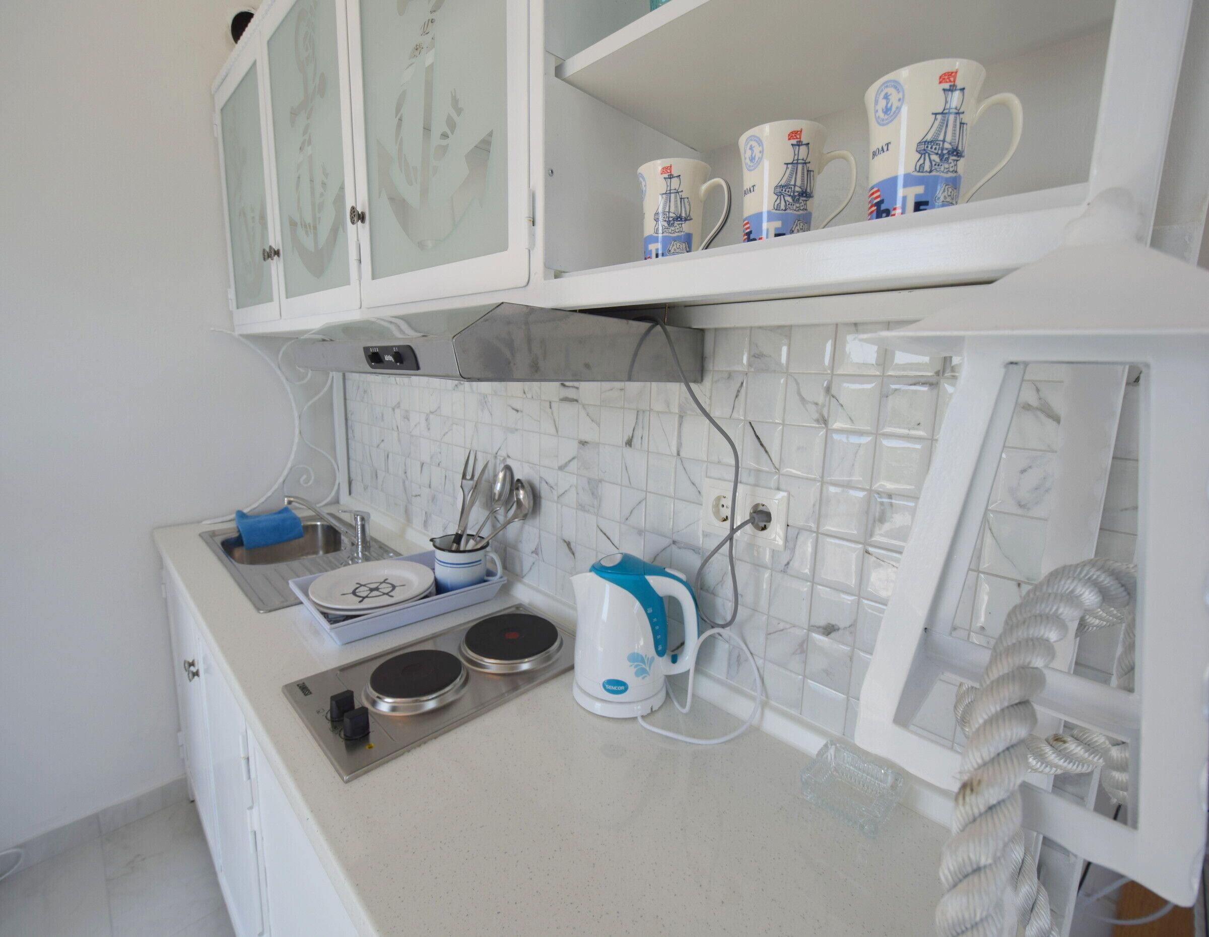 Apartment, 2 Bedrooms (669 - 2.kat) | Private kitchen | Full-size fridge, stovetop, electric kettle, cookware/dishes/utensils