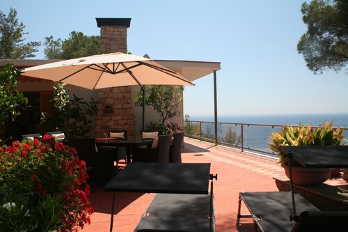 Cozy house with fantastic sea view from every room, free WLAN