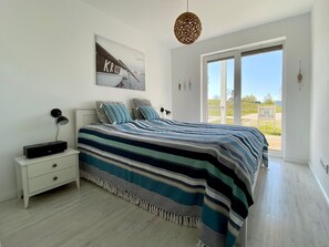 2 bedrooms, iron/ironing board, travel crib, free WiFi