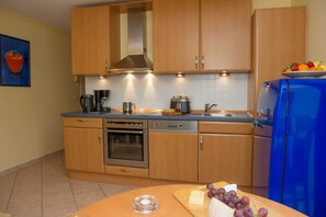 Fridge, oven, dishwasher - City Residence 3 - City Residence WE2 /WE3 /WE5 /WE 7 - 2nd row - Sauna (Heringsdorf)