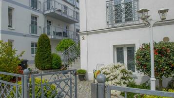 Enceinte de lâhĂ©bergement