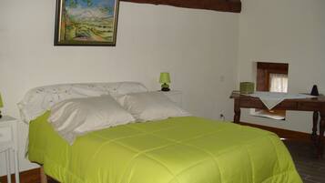 3 bedrooms, iron/ironing board, travel crib, WiFi