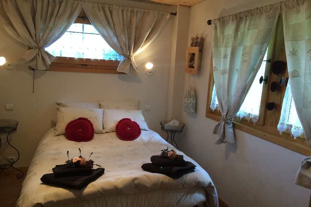 Chalet le Paradou on the border of MORZINE