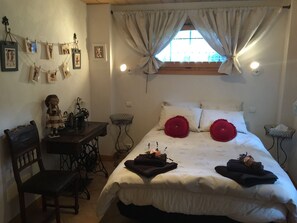 1 slaapkamer, een strijkplank/strijkijzer, wifi, beddengoed