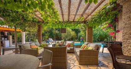 PROVENCAL VILLA IN DER NÄHE DES MEERES