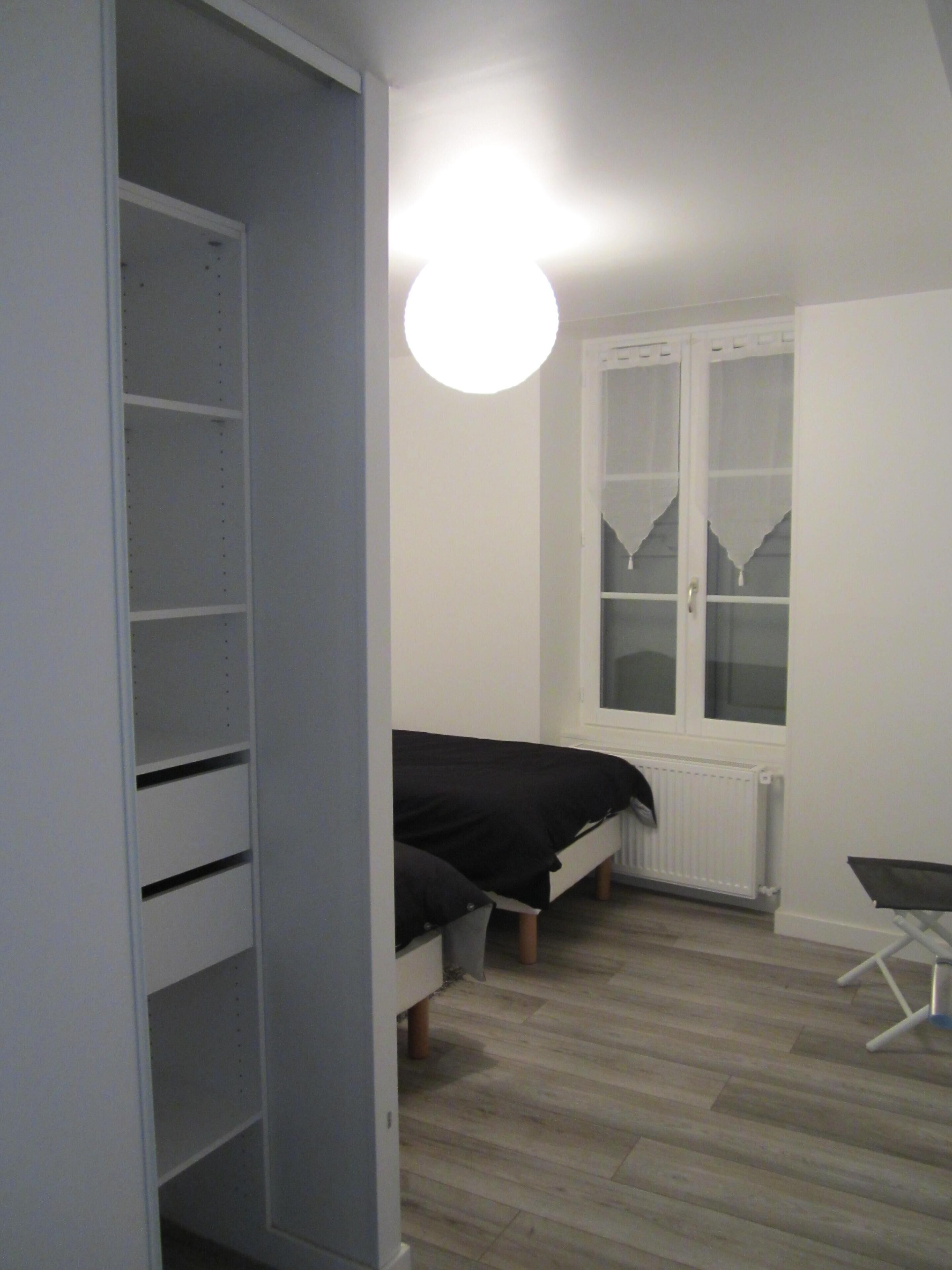 2 bedrooms, iron/ironing board, WiFi