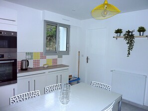 Refrigerador, microondas, horno y lavavajillas