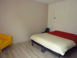 3 habitaciones, tabla de planchar con plancha y wifi gratis 