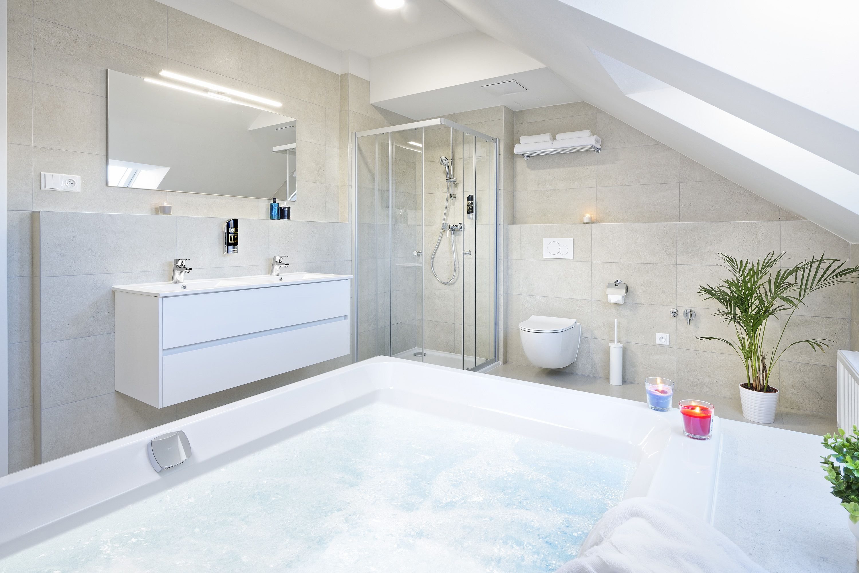 Deluxe Apartment, 1 Bedroom, Bathtub | Bathroom