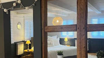 3 chambres, bureau, fer et planche à repasser, lit parapluie