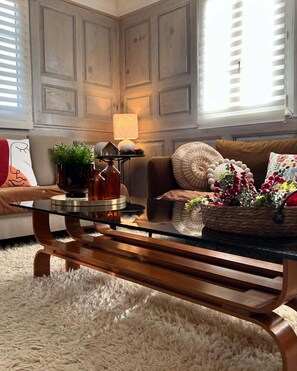 Smart-TV, Kamin, DVD-Player, Tischtennisplatte