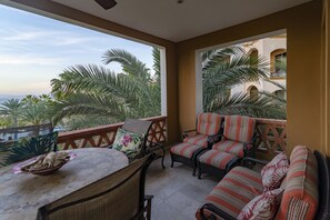 Outdoor dining - PDM C301-Colorful upper condo (La Paz)