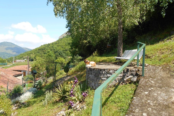le parc avec sa petite terrasse