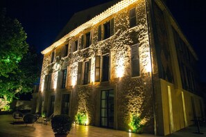 Front of property – evening/night - La Bastide de Saint Julien (La Celle)