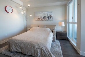 1 غرفة نوم ومكواة/لوح كي وواي فاي مجانًا وملاءات أسرّة