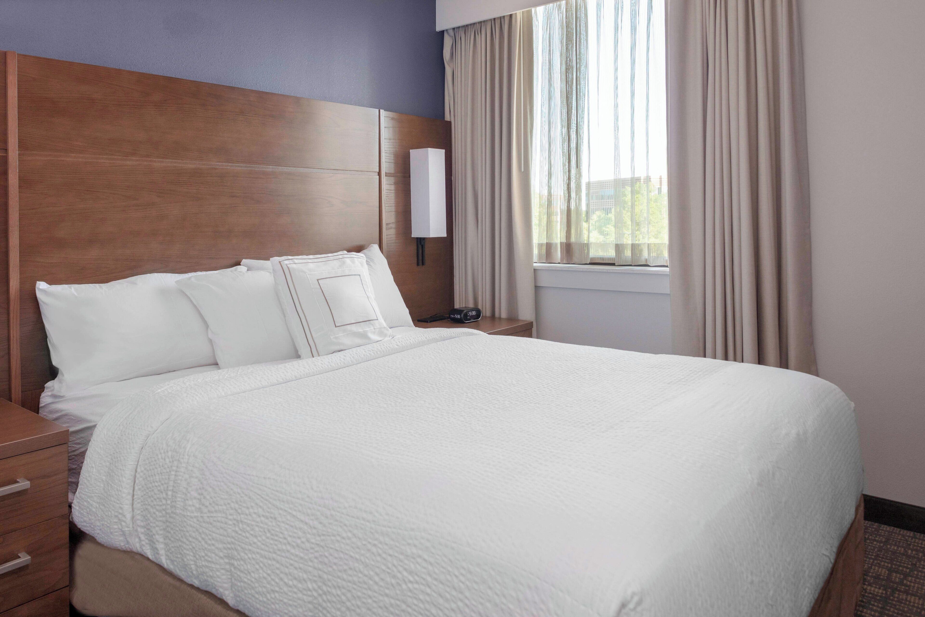 in-room safe, desk, laptop workspace, iron/ironing board