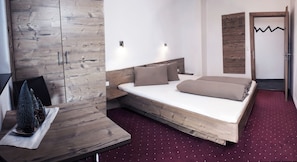Apartment, 2 Bedrooms, Terrace | 2 bedrooms, free WiFi, bed sheets - Santerhof (Soelden)