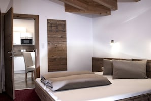 Apartment, 2 Schlafzimmer, Terrasse | Eigene Küche | Mikrowelle, Herdplatte, Geschirrspüler, Hochstuhl