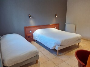 컴포트 트리플룸 | 암막 커튼, 다리미/다리미판, 간이 침대, 무료 WiFi