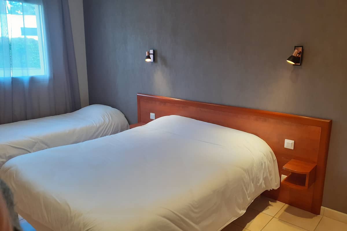 Comfort Triple Room